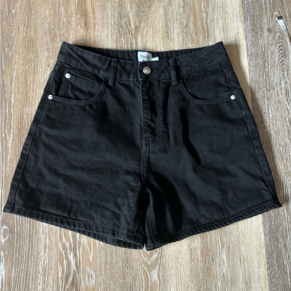 Princess Polly Pants - NWOT Princess Polly shorts.